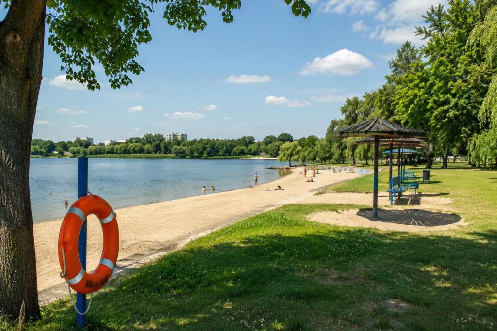 Де купатися в Рівному цього літа: Басів Кут, річки, озера і перевірені водойми 2026