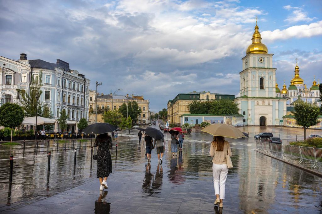 Грози накриють частину України: детальний прогноз погоди на 8–9 серпня